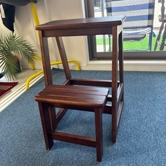 レトロ感のある　椅子 兼　脚立の画像
