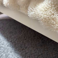 白のベッドの画像