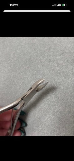 超美品★キューティクルニッパー★光★ティアラ★3mm