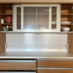 ニトリ 食器棚 ホワイトブラウンの画像