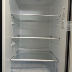 2022年製　ハイセンス冷蔵庫 幅49cm 175L ブラック 2ドアの画像