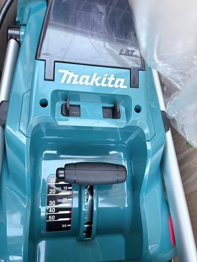 新品✨マキタ純正 18V充電式芝刈機 230mm バッテリー・充電器付き MLM230DSF芝刈機充電式バッテリー式電動
