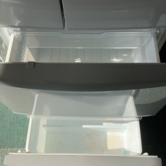 【リサイクルサービス八光】2013年製　真ん中野菜室で使いやすさ抜群！ Panasonic 5ドア冷蔵庫 426L　NR-ETR437-Hの画像