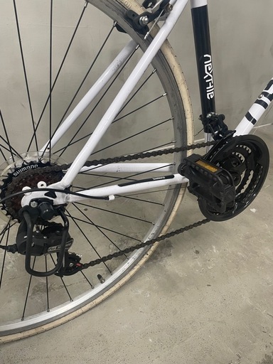 自転車　　クロスバイク　　21段変速
