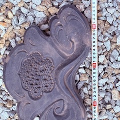 瓦 鬼瓦 古瓦 飾り瓦 和風庭園 庭石 庭飾りの画像