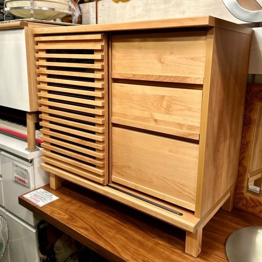 《売約済》大川家具 幅80 アルダー無垢材 サイドチェスト チェスト キャビネット 木製 収納家具 リビング収納 アルダー 無垢 ナチュラル家 ルーバー扉 引き出し収納 北欧家具 キャビネット アザース 完成品