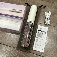 ヘアアイロン コードレス 誤起動防止ロック ストレート 2WAY カール/ストレ ート 充電式 WHITE 新品の画像