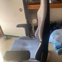 エルゴノミクスオフィスチェア グレーの画像