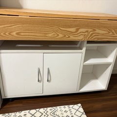 ファンヒーター、キッチンカウンター　バタフライテーブルセットの画像