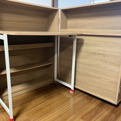 【取引相手見つかりました、ありがとうございました】机(使い方は自由自在、本や物を沢山飾り置きできます)の画像