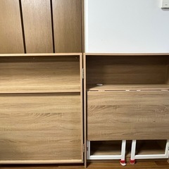 【取引相手見つかりました、ありがとうございました】机(使い方は自由自在、本や物を沢山飾り置きできます)の画像