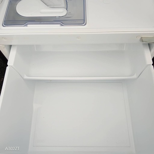 G242 送料設置無料  三菱　自動製氷機能付き　大型冷蔵庫 272L