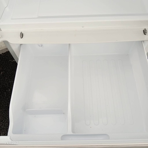 G244 送料設置無料  SHARP　大型冷蔵庫 3ドア　350L