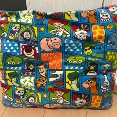 トーイストーリークッションの画像