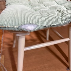 値段交渉可！ダイニングテーブルセット　北欧風　4人がけ　ダイニングチェア4脚　ホワイト　白　天板は素人塗装です　まだまだ使って頂けます　3/20か3/21の夜に引き取って頂ける方優先します　メッセージください！それ以外の日程は要相談でお願いしますの画像