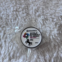 ☆3.21までセール中☆ 新品　キャップ 帽子とWBCのピンバッジの画像