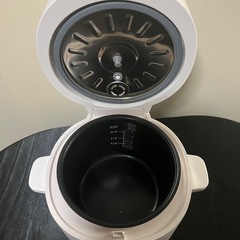 2022年製　MAXZEN 多機能炊飯器　4合　の画像