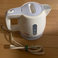 ティファール　T-fal 電気ポット　瞬間湯沸かし器　電気ケトル　0.8L 0.8リットル　サイズ　ブルーの画像