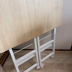 サイドテーブルラックの画像