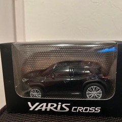 トヨタヤリスクロスプルバックカー（ブラック）（ホワイト）2台セット
の画像