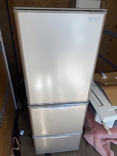 NO B921?福岡市内配送設置無料✨?冷蔵庫 ゴールド系 SJ-W353G-N 