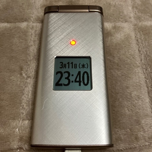 ガラ携帯、ガラホKYOCERA au KYF38現状品、used品、美品！早く引き取りに来れる方限定品！優先させて頂きます。