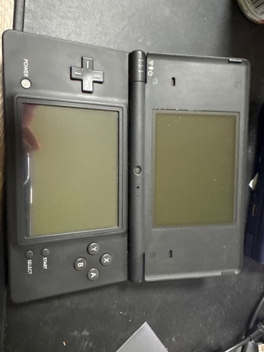 DS i ブラック