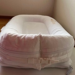 「DockATot ドッカトット ベッドインベッド ホワイトの画像