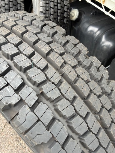 6本　バリ溝　DUNLOP TOYO 275/70R 22.5 タイヤ