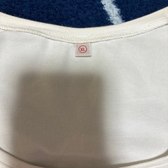 ユニクロ　レディース　白Tシャツ　の画像
