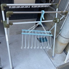 スチールラック、収納ケース3個、傘掛け、物干し、突っ張り棚の画像