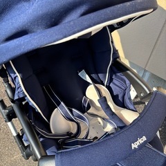 【引渡し済】アップリカ　ベビーカー　ネイビーの画像