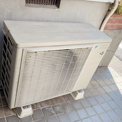 エアコン　大部屋LDK用　クーラーと室外機の画像