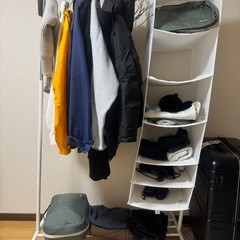 clothes rack with storageの画像