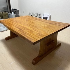 テーブル　一枚板　無垢材　
欅の画像