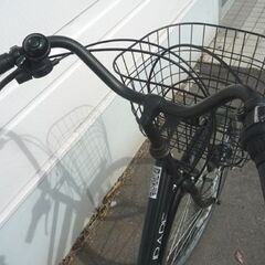 26インチ シティサイクル ブラック カゴ・ライト付き 6段変速 自転車 ママチャリ 通勤 通学 買い物 苫小牧西店の画像