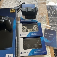 PS4 Pro 本体＋コントローラー4台＋背面パッド＋充電スタンド＋ソフト15本セットの画像