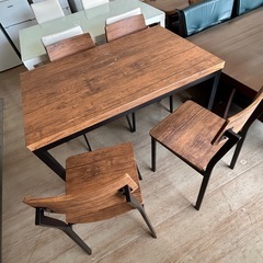 ダイニングテーブルセットの画像