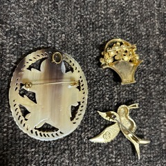 ④アクセサリーセット、ブローチ、ピン、ネックレストップの画像