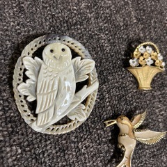 ④アクセサリーセット、ブローチ、ピン、ネックレストップの画像