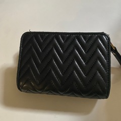 miumiu 財布
の画像