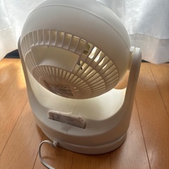 【人気】2020年製　アイリスオーヤマ　サーキュレーター　リモコン　首振り　PCF-MKC15D-Wの画像