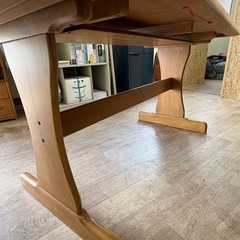 椅子4脚テーブルセットの画像