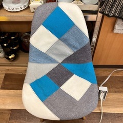 パッチワークチェア イームズ風の画像