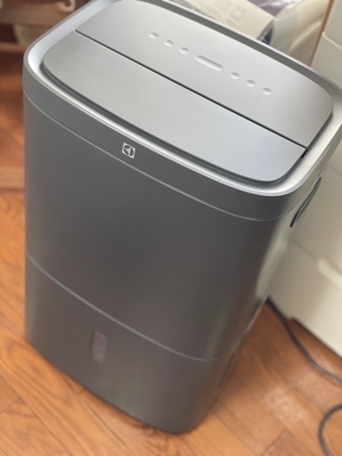 ?表示価格より10%OFF?除湿機　14~30畳　Electrolux 未使用品