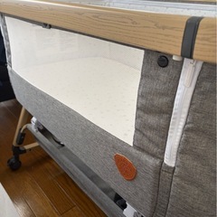 ベビーベッドの画像