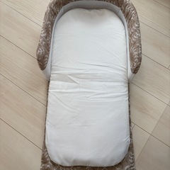 ベビーベッドの画像