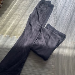 無料】ユニクロ140✴︎2枚ヒートテックフレアレギンスの画像