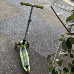 GLOBBER のキックボードの画像