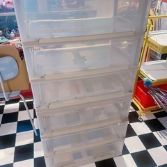 衣装ケースの画像